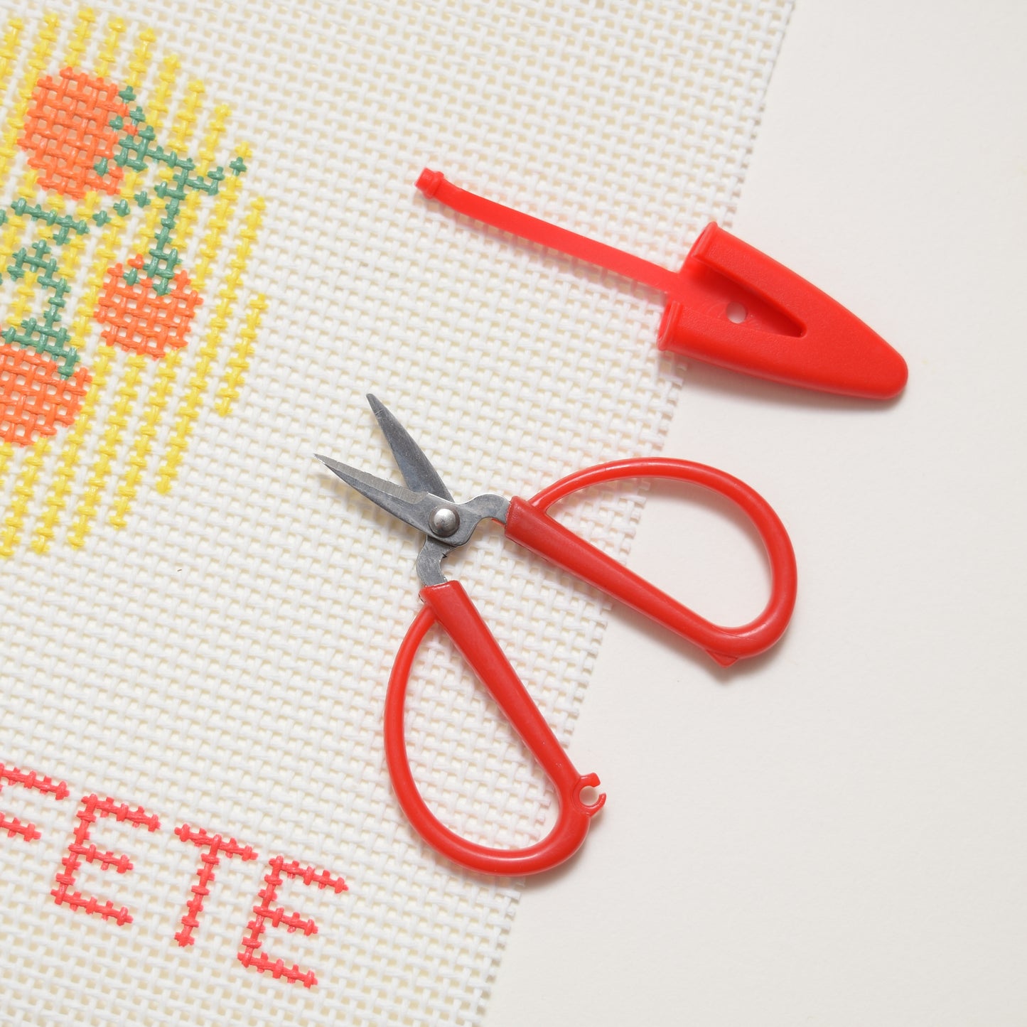 La Fete Needlepoint Mini Thread Cutting Scissors